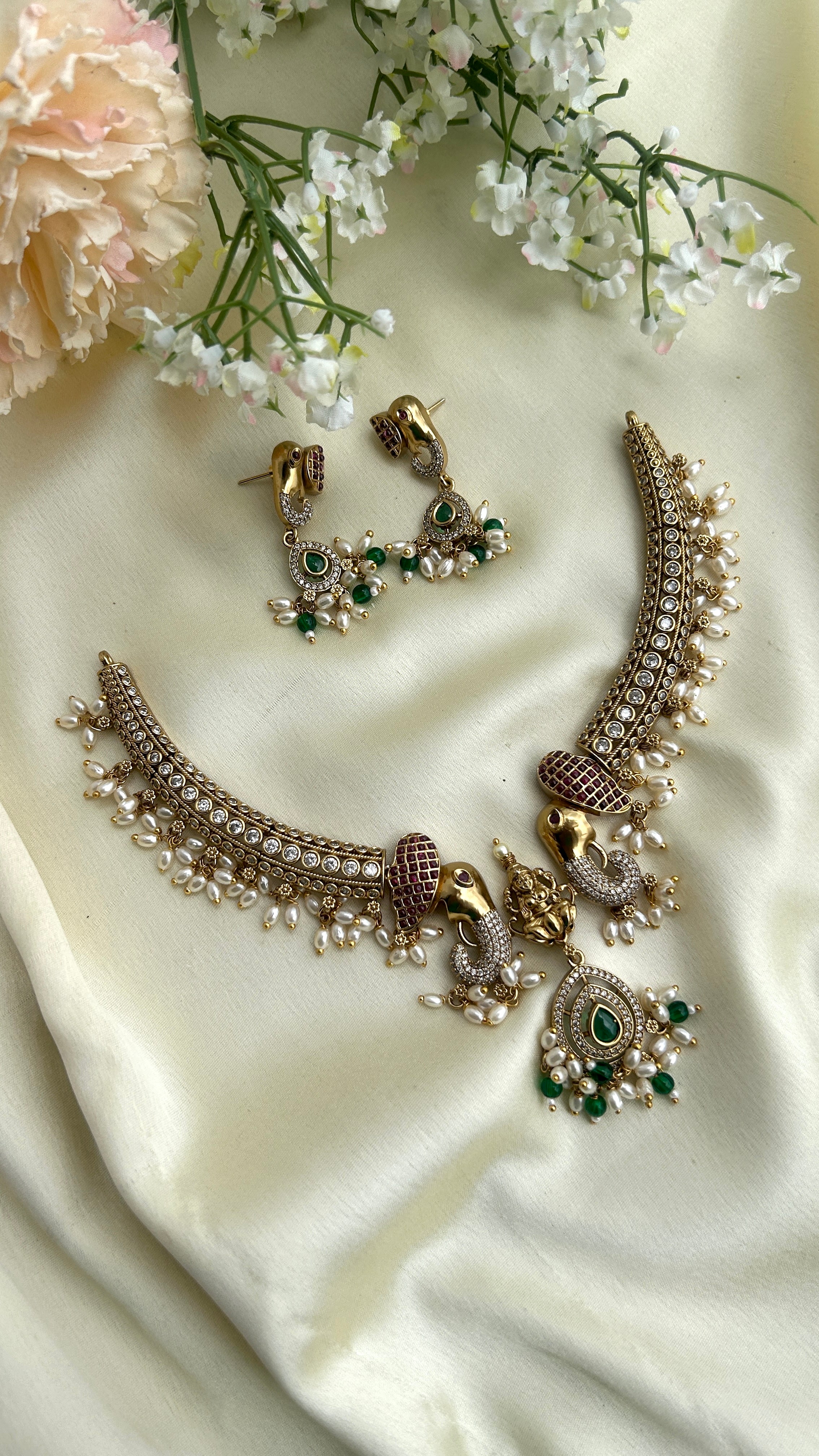 AD Tusker pearl Hasli necklace