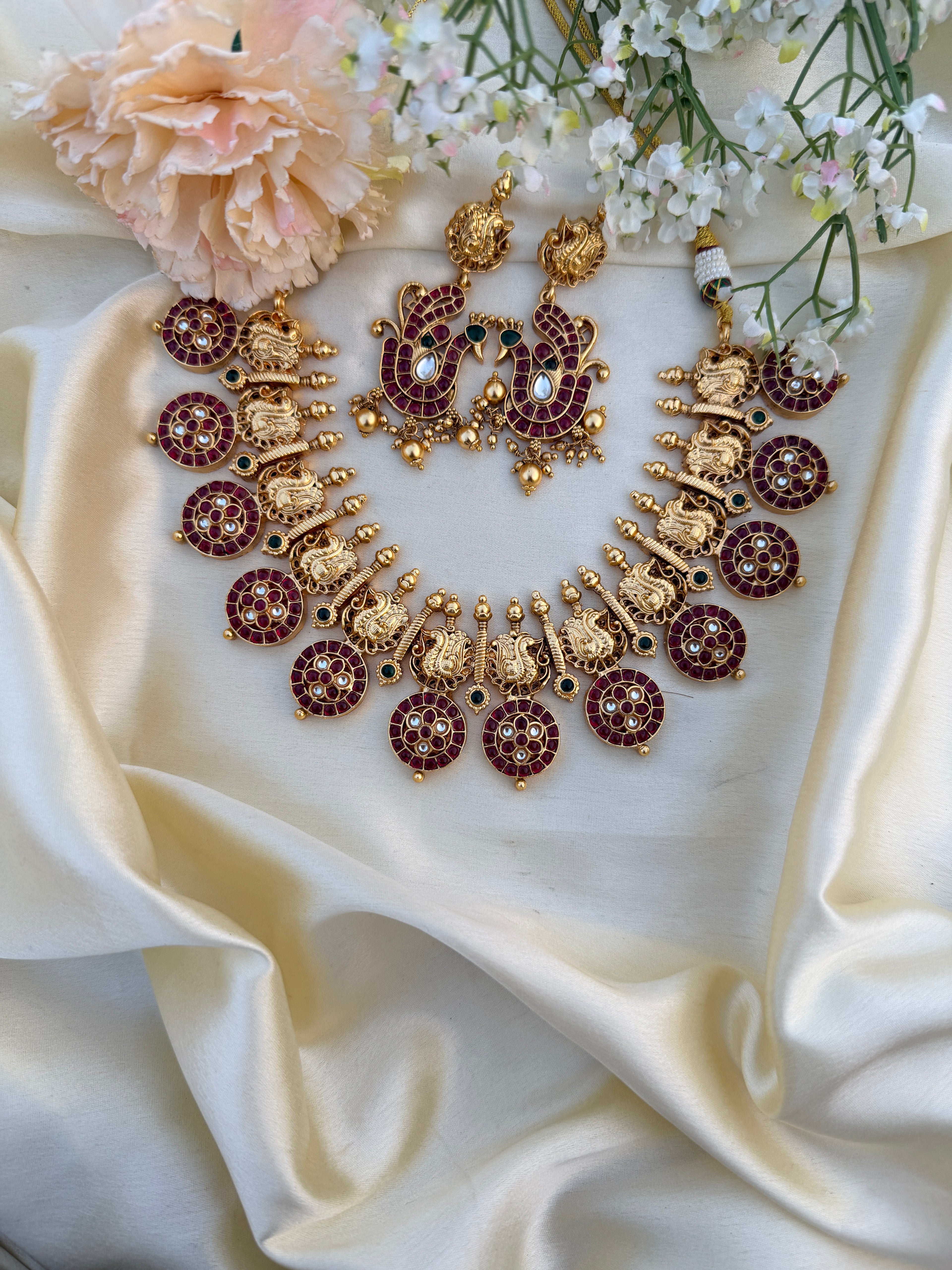 Pallavi kemp necklace