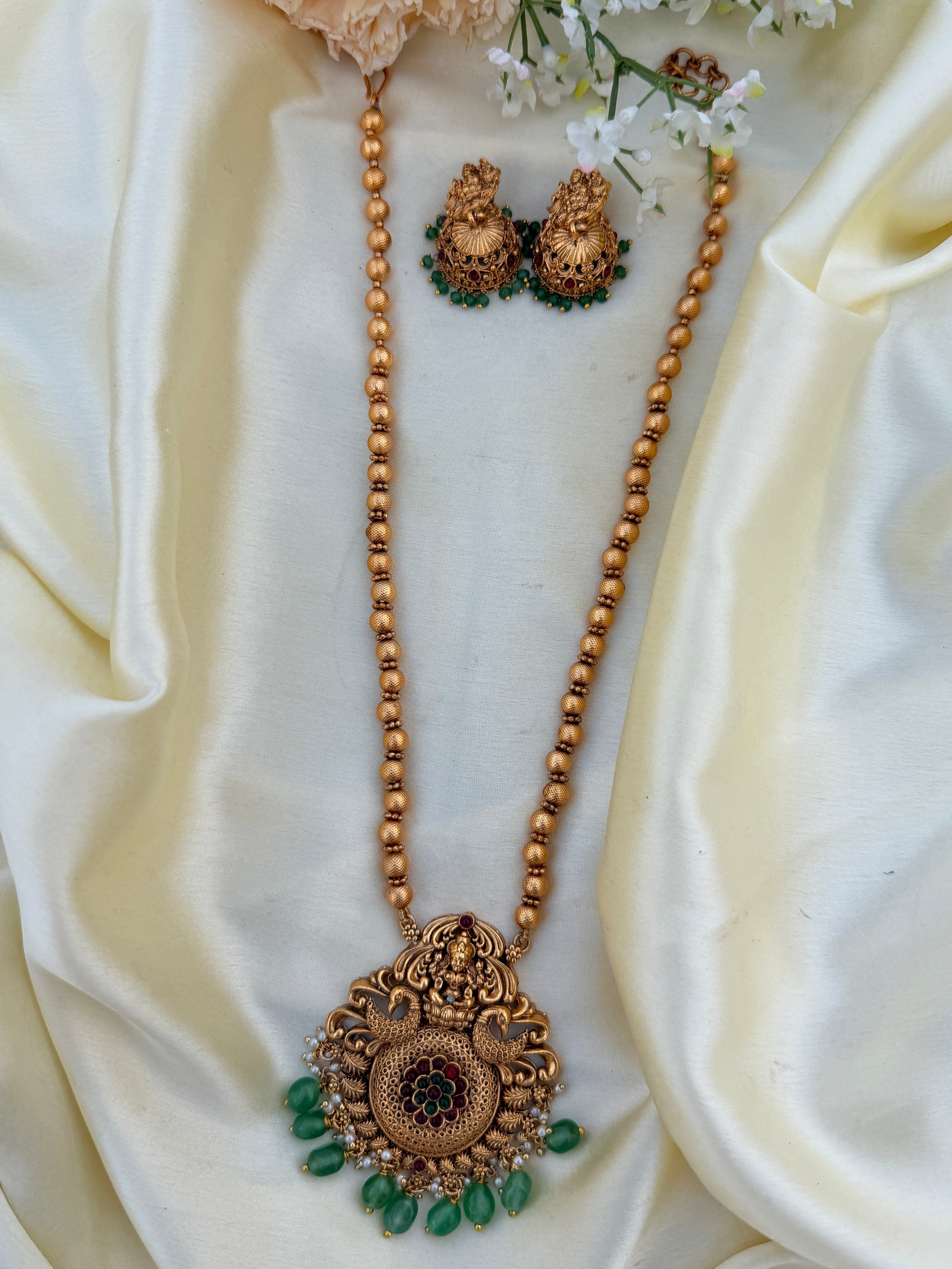 Simple Floral pendant haram