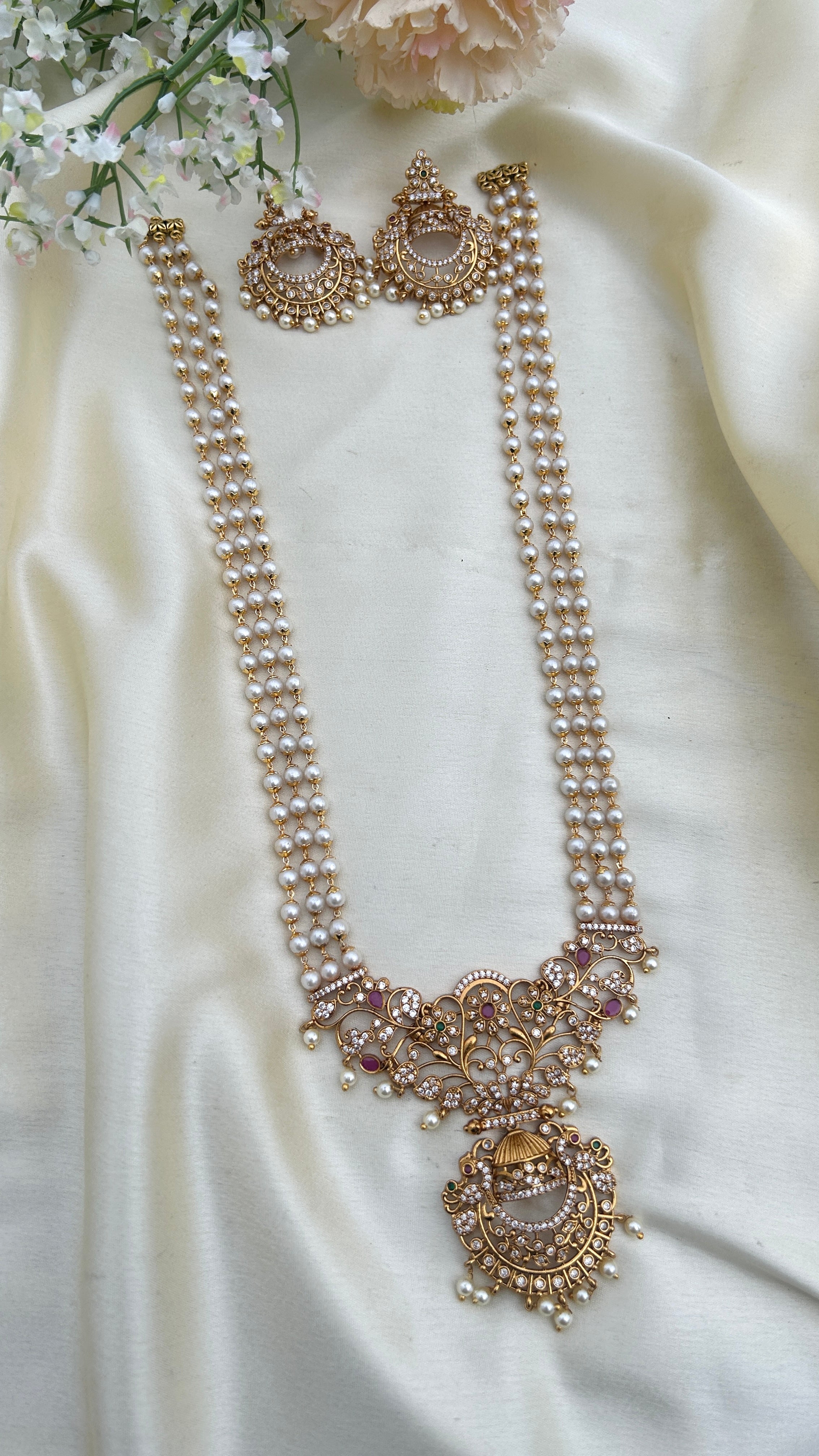Mayura Pearl haram